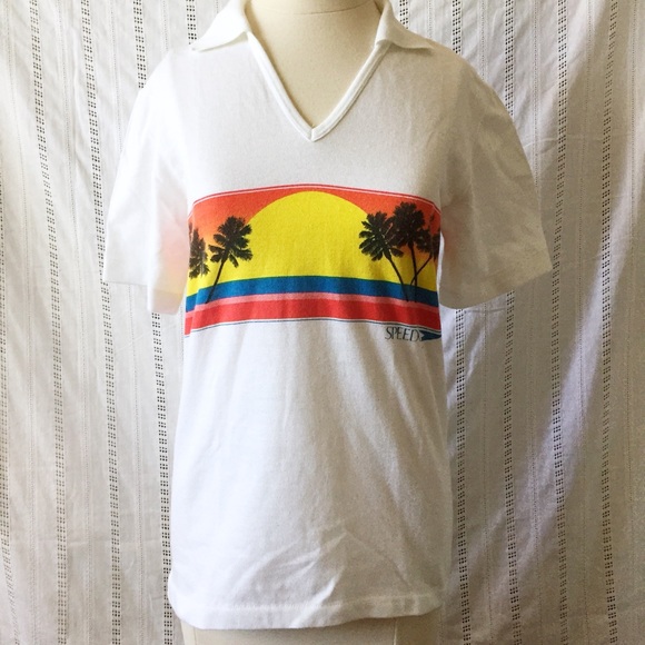 Speedo White V-Neck Collar Sunset print Shirt Med - Picture 2 of 4